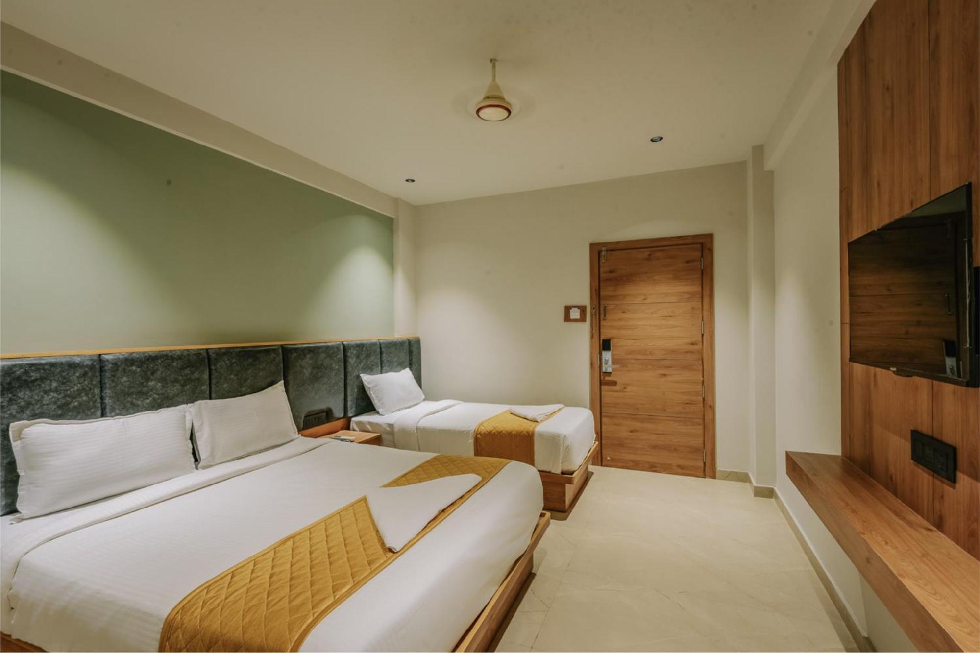 Hotel Beverly Plaza Kozhikode Exterior photo
