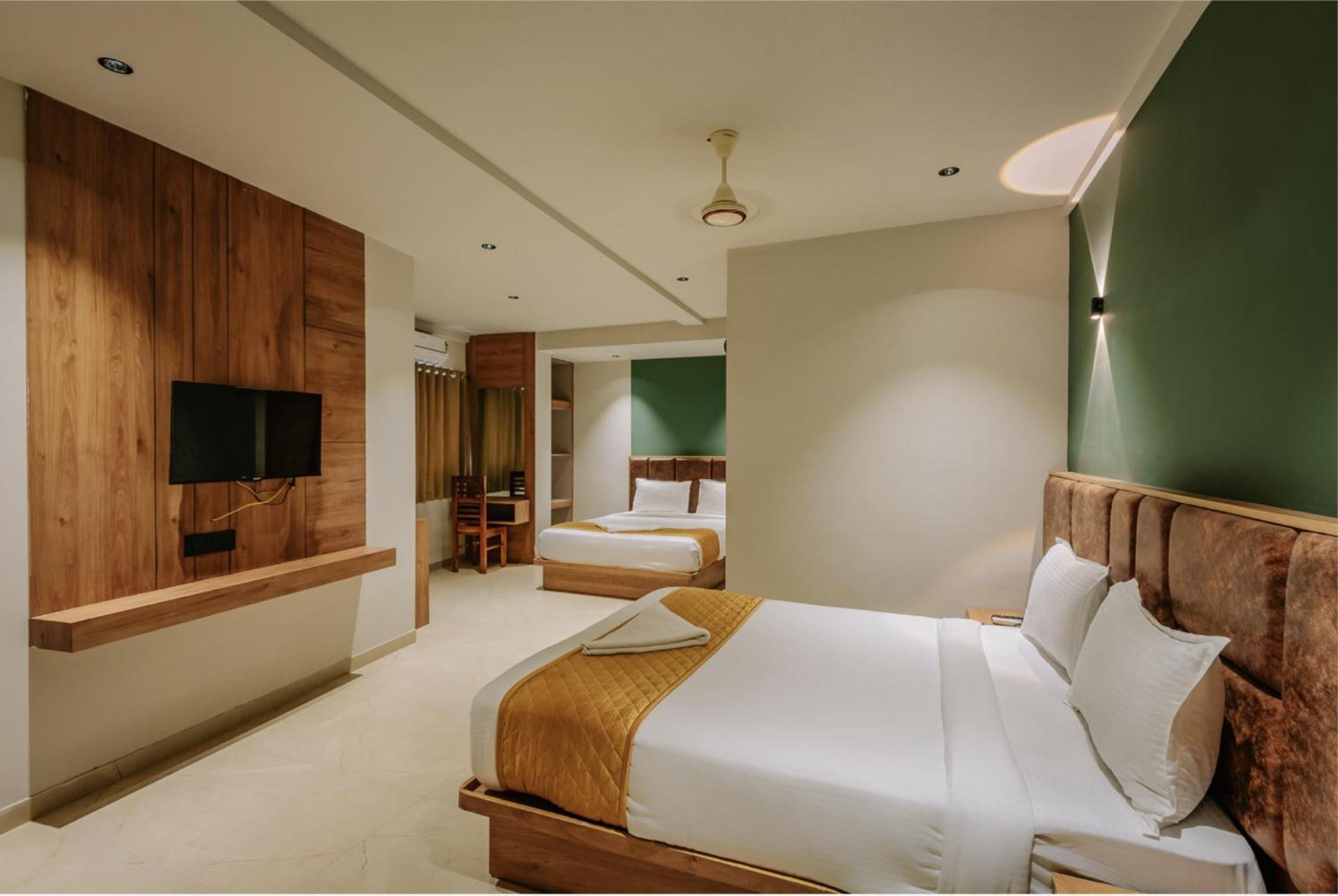 Hotel Beverly Plaza Kozhikode Exterior photo