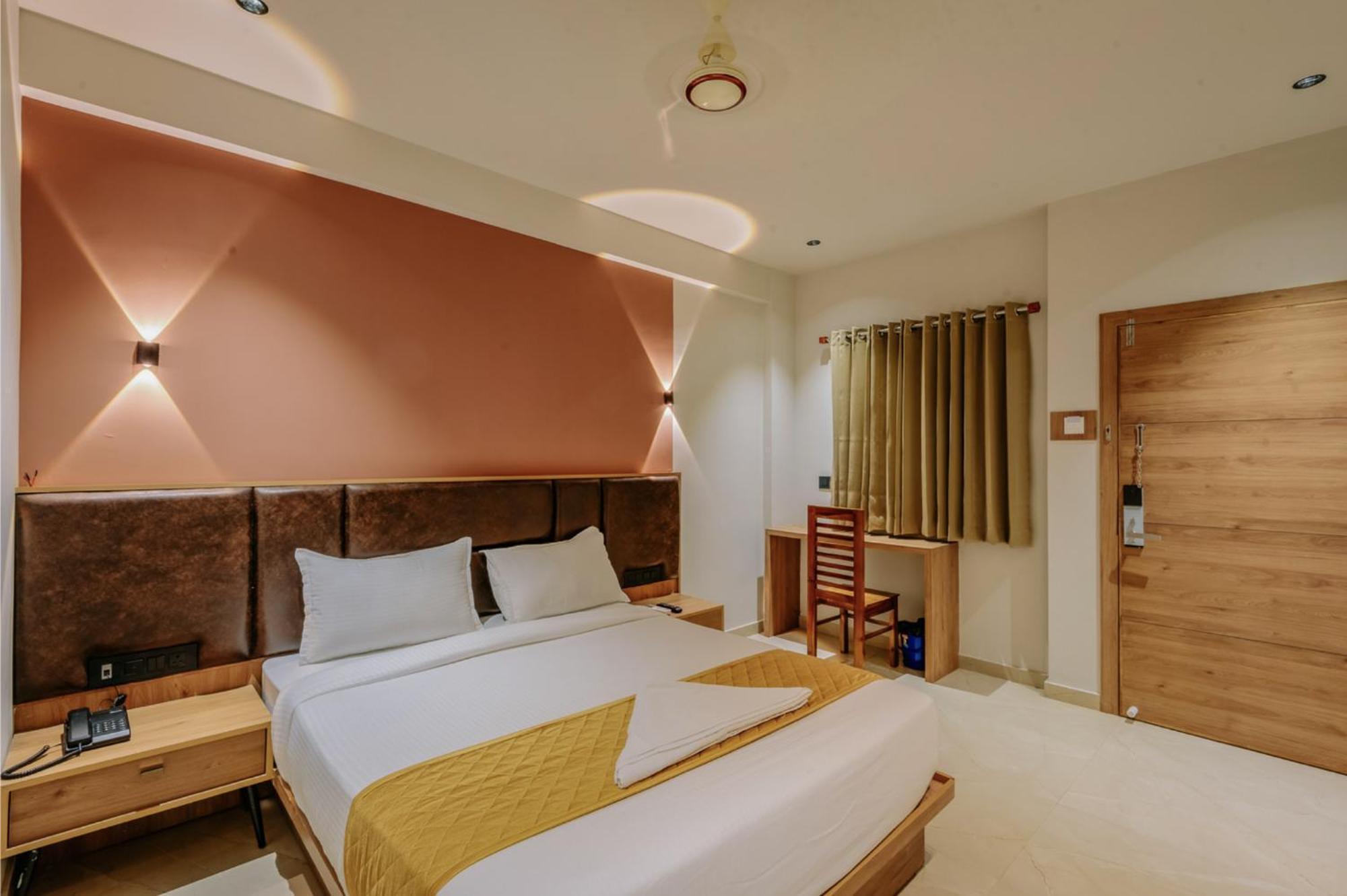 Hotel Beverly Plaza Kozhikode Exterior photo