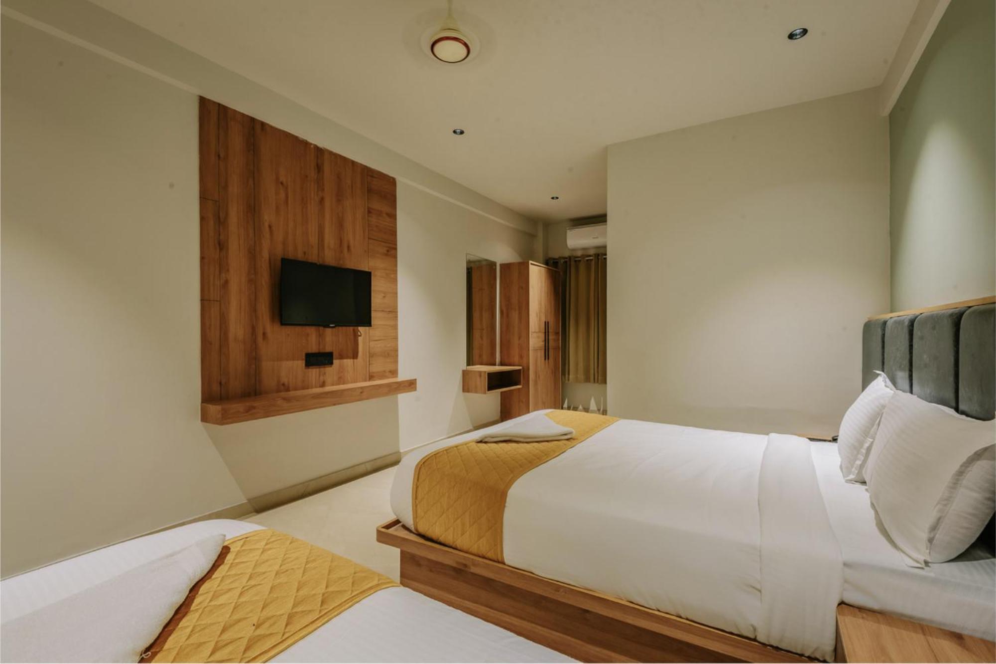 Hotel Beverly Plaza Kozhikode Exterior photo