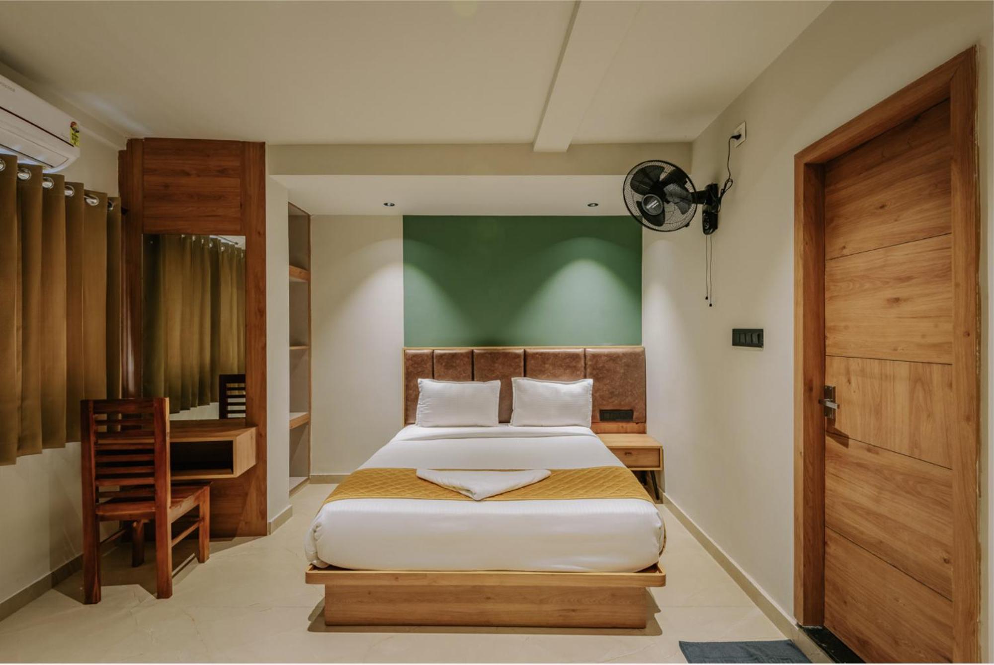 Hotel Beverly Plaza Kozhikode Exterior photo