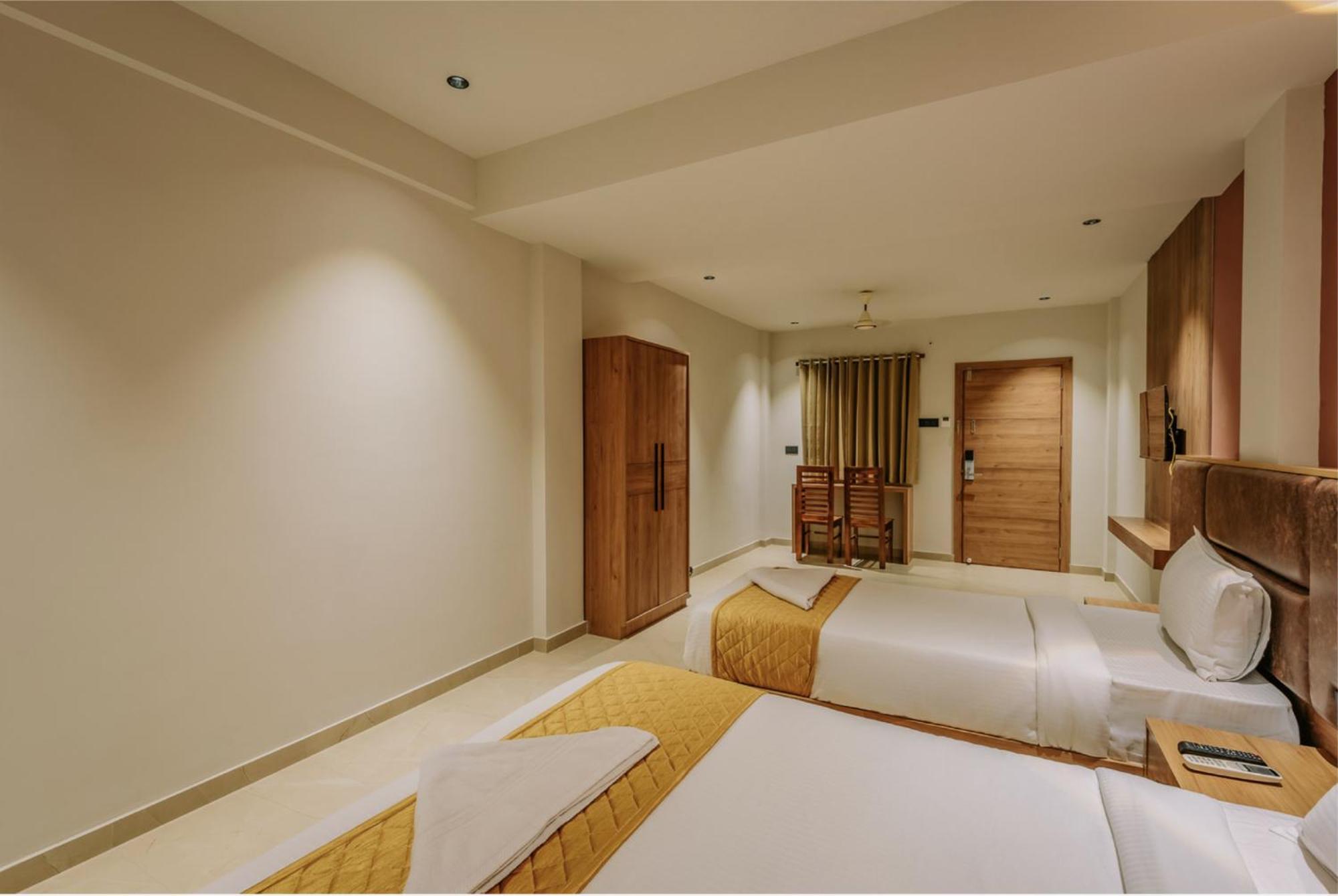 Hotel Beverly Plaza Kozhikode Exterior photo