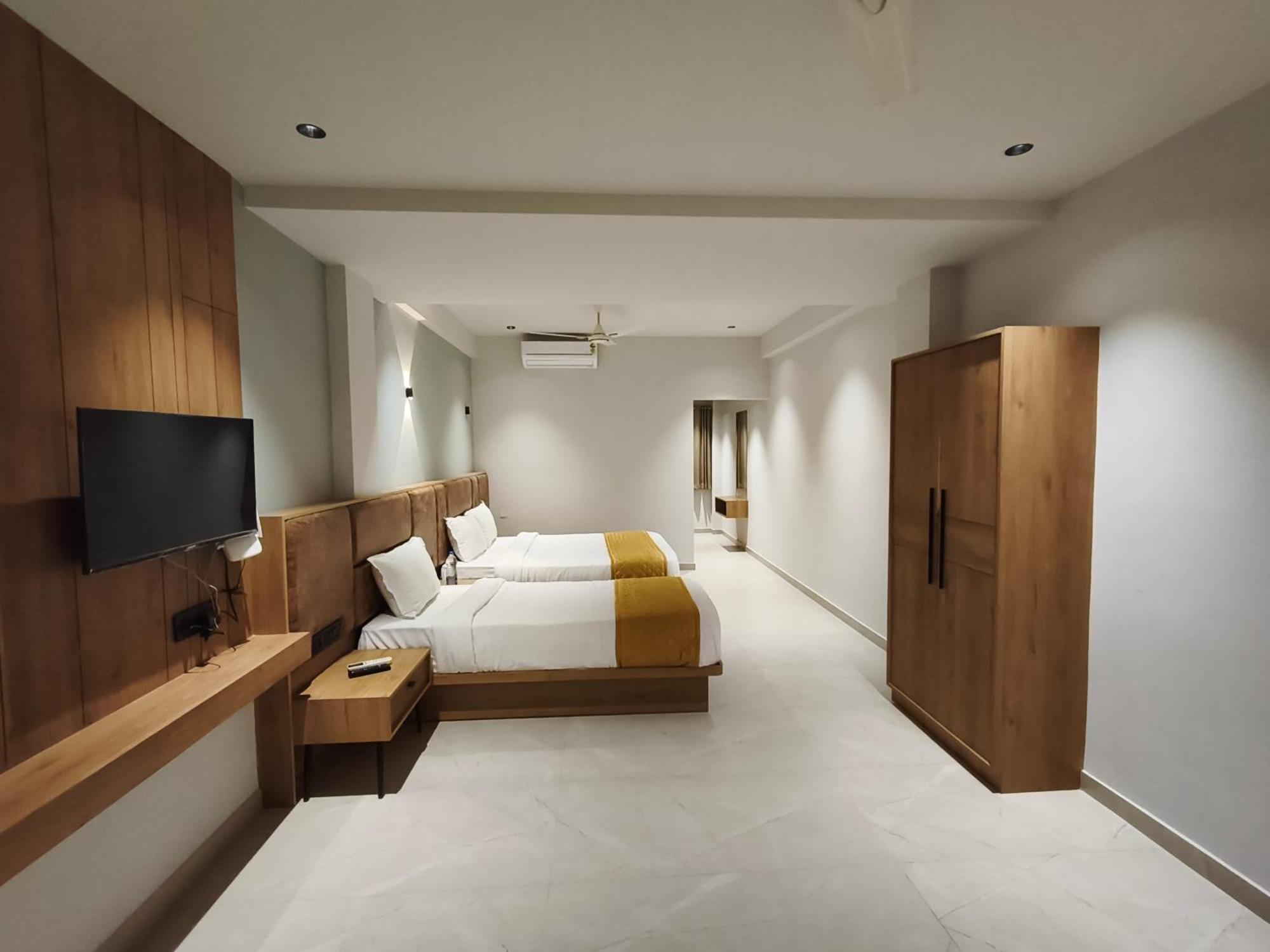 Hotel Beverly Plaza Kozhikode Exterior photo