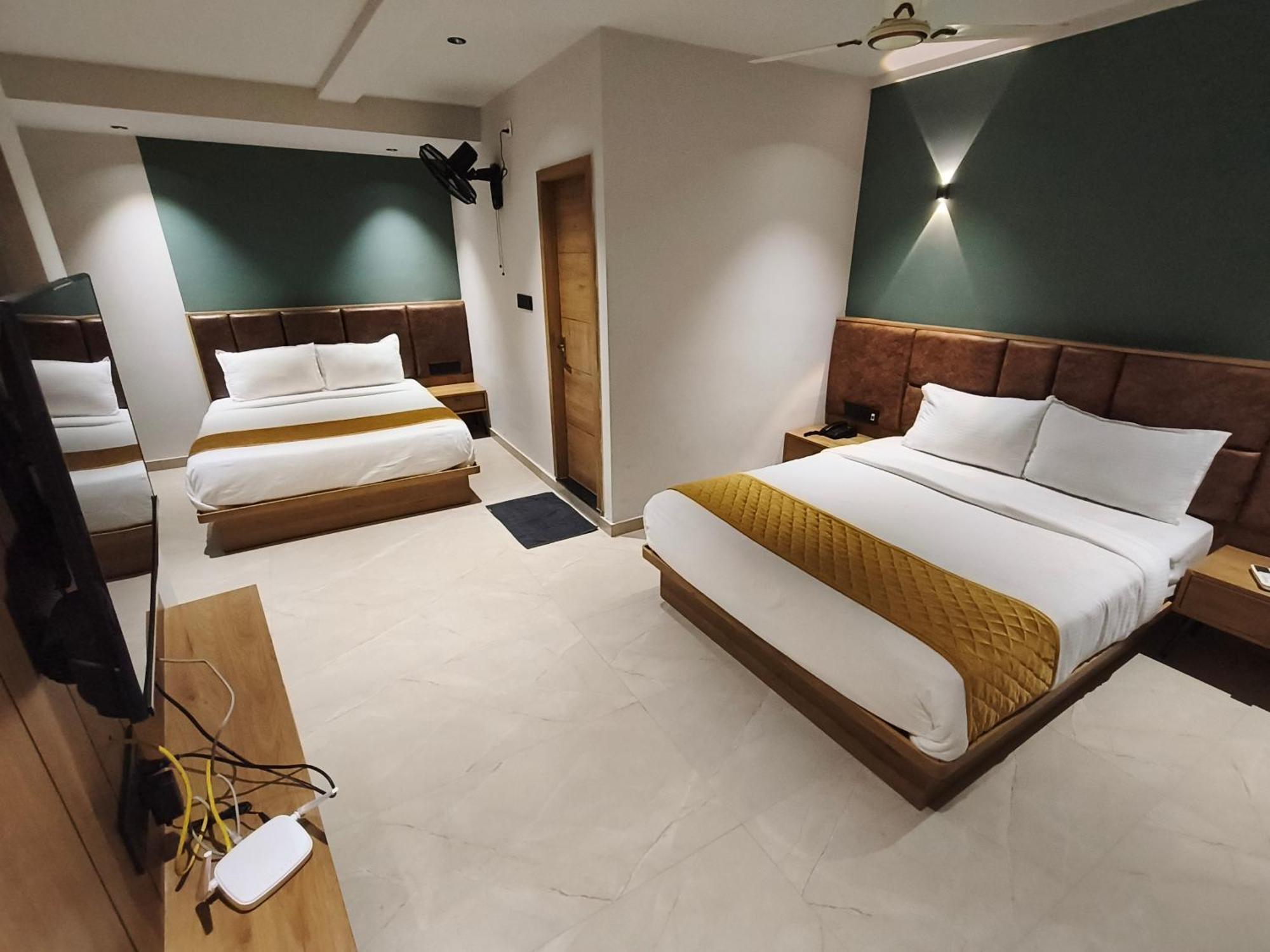 Hotel Beverly Plaza Kozhikode Exterior photo