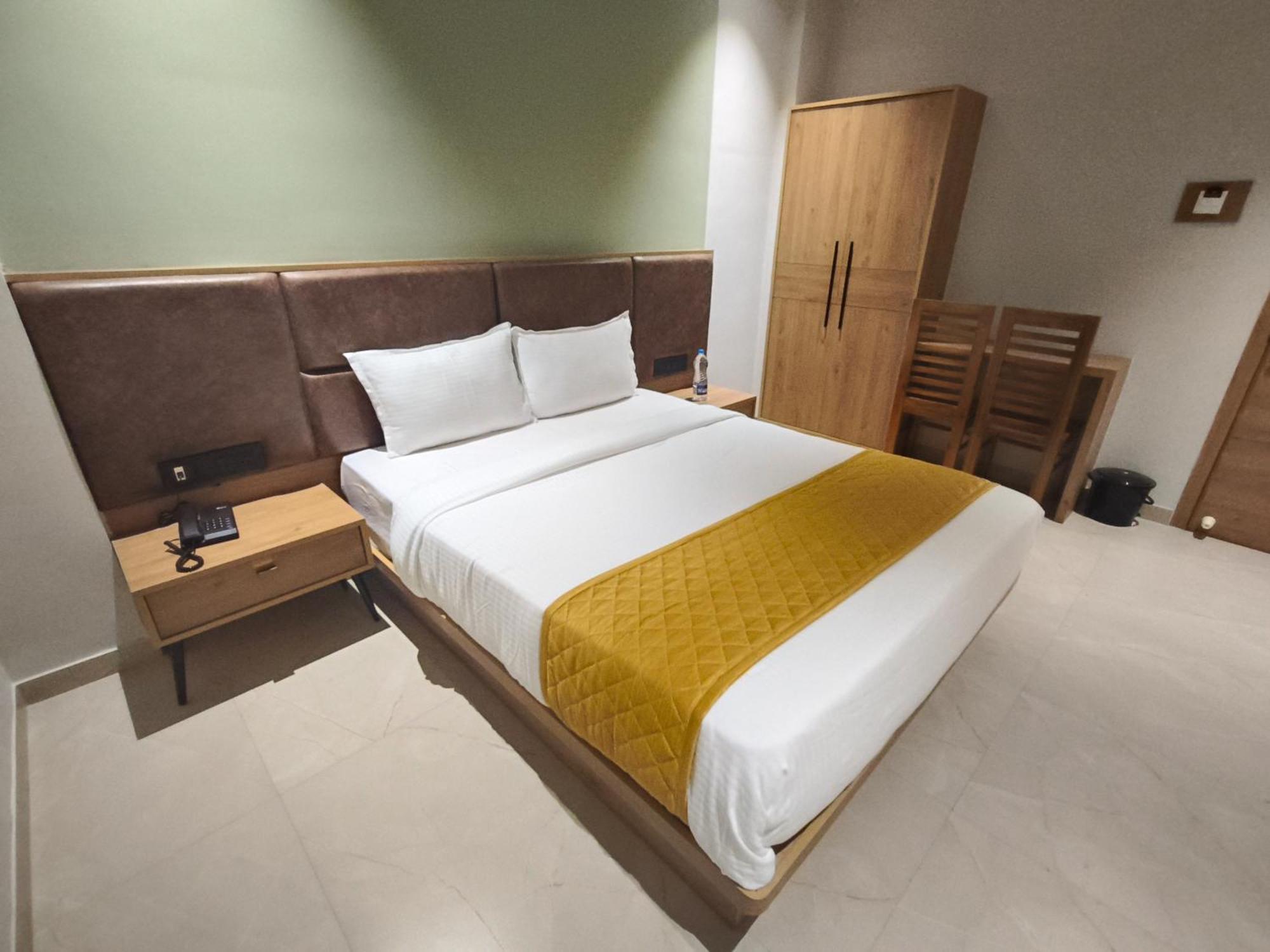 Hotel Beverly Plaza Kozhikode Exterior photo