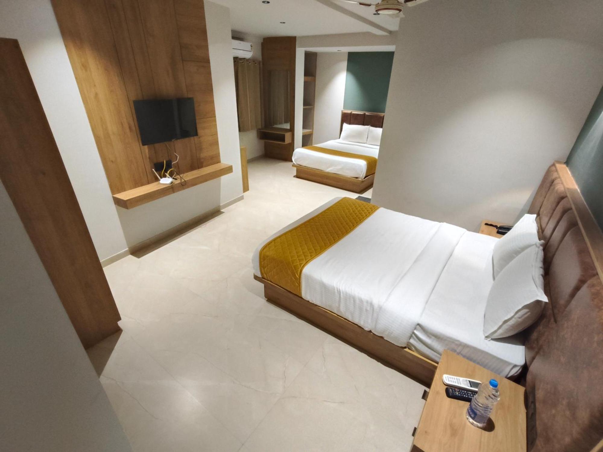 Hotel Beverly Plaza Kozhikode Exterior photo