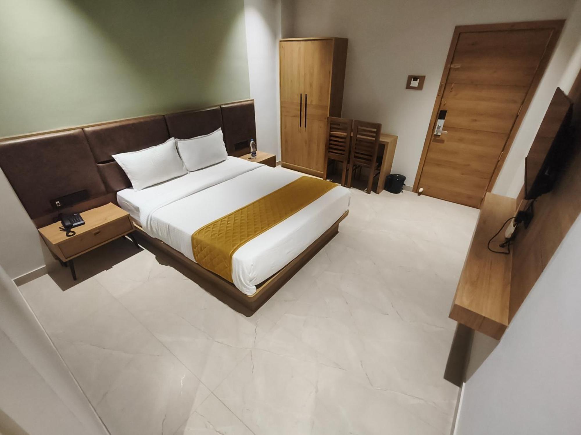 Hotel Beverly Plaza Kozhikode Exterior photo